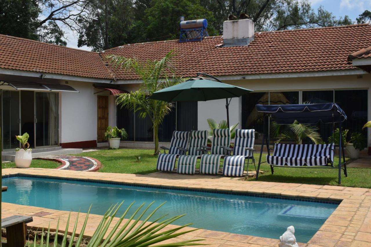 Northwood The Crown Inn Guest House מראה חיצוני תמונה